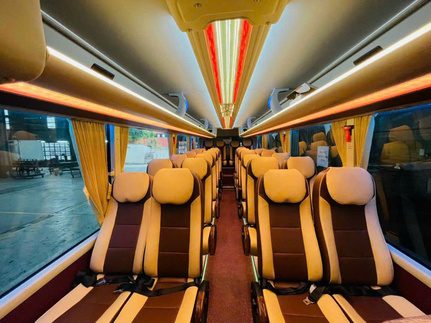 29-seater private car with a driver for rent in Ho Chi Minh City